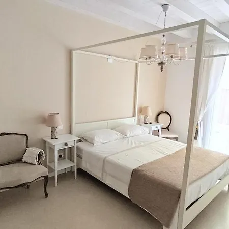 Vanilla Apartment *