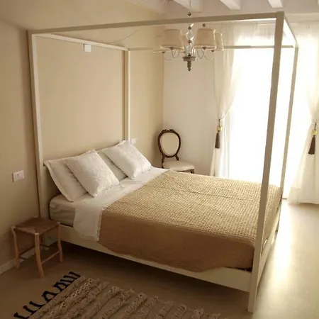 Vanilla Apartment